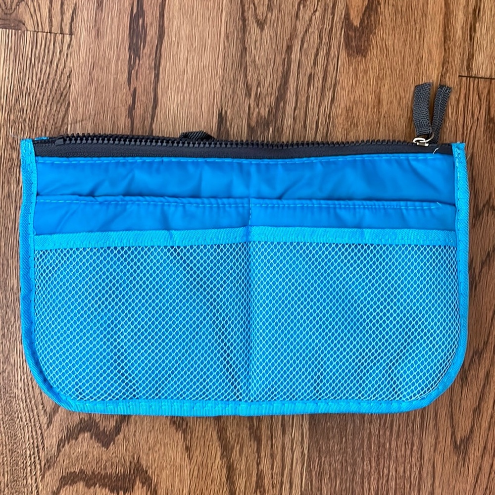 NWOT Blue Nylon Purse Organizer Insert/Bag Shaper w/ Zippered Side pockets